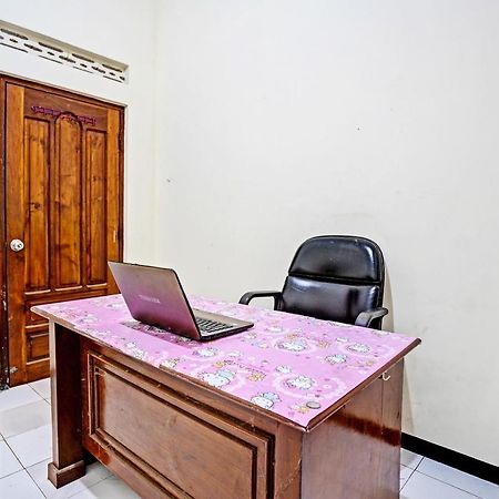 Oyo Life 92785 Wisma Trubus Syariah Hotel Tuban  Exterior photo