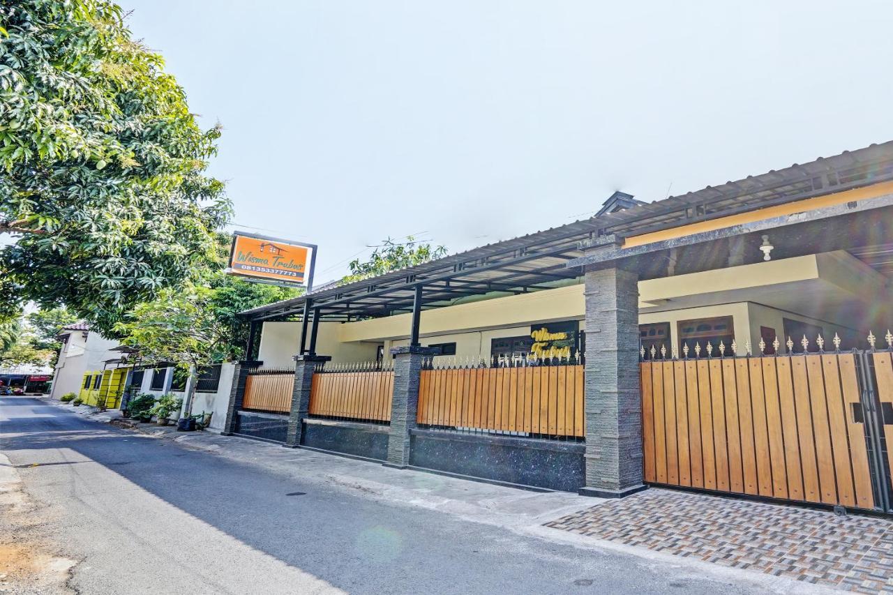 Oyo Life 92785 Wisma Trubus Syariah Hotel Tuban  Exterior photo